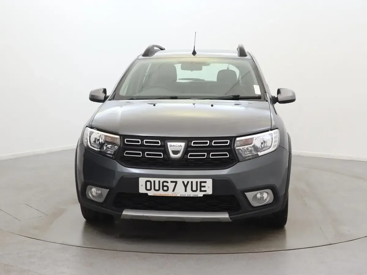 Begagnad Dacia Sandero Stepway 90 HK (66 kW) 2017 Grå Halvkombi
