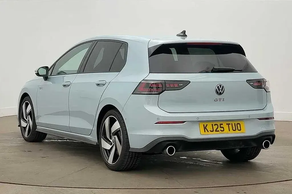 Used VW Golf VIII 265 HP (194 kW) 2025