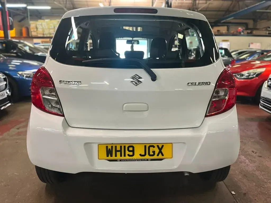 Used Suzuki Celerio SZ3 68 HP (50 kW) 2019 White Hatchback