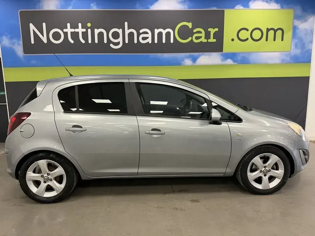Second-hand Vauxhall Corsa 100 CP (73 kW) 2012 Argintiu Hatchback