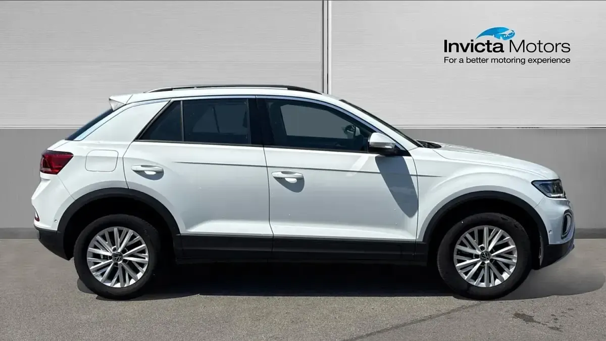 Used VW T-Roc Life 150 HP (110 kW) 2023 White SUV