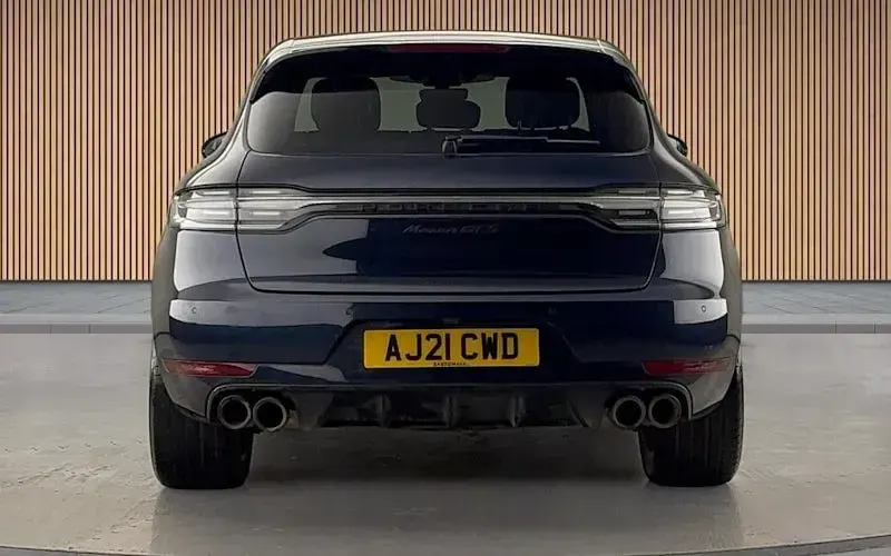 Used Porsche Macan 380 HP (279 kW) 2020 Night blue SUV