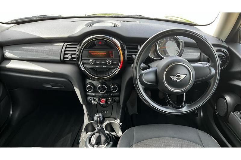 Used Mini ONE 102 HP (75 kW) 2015 British racing green Hatchback