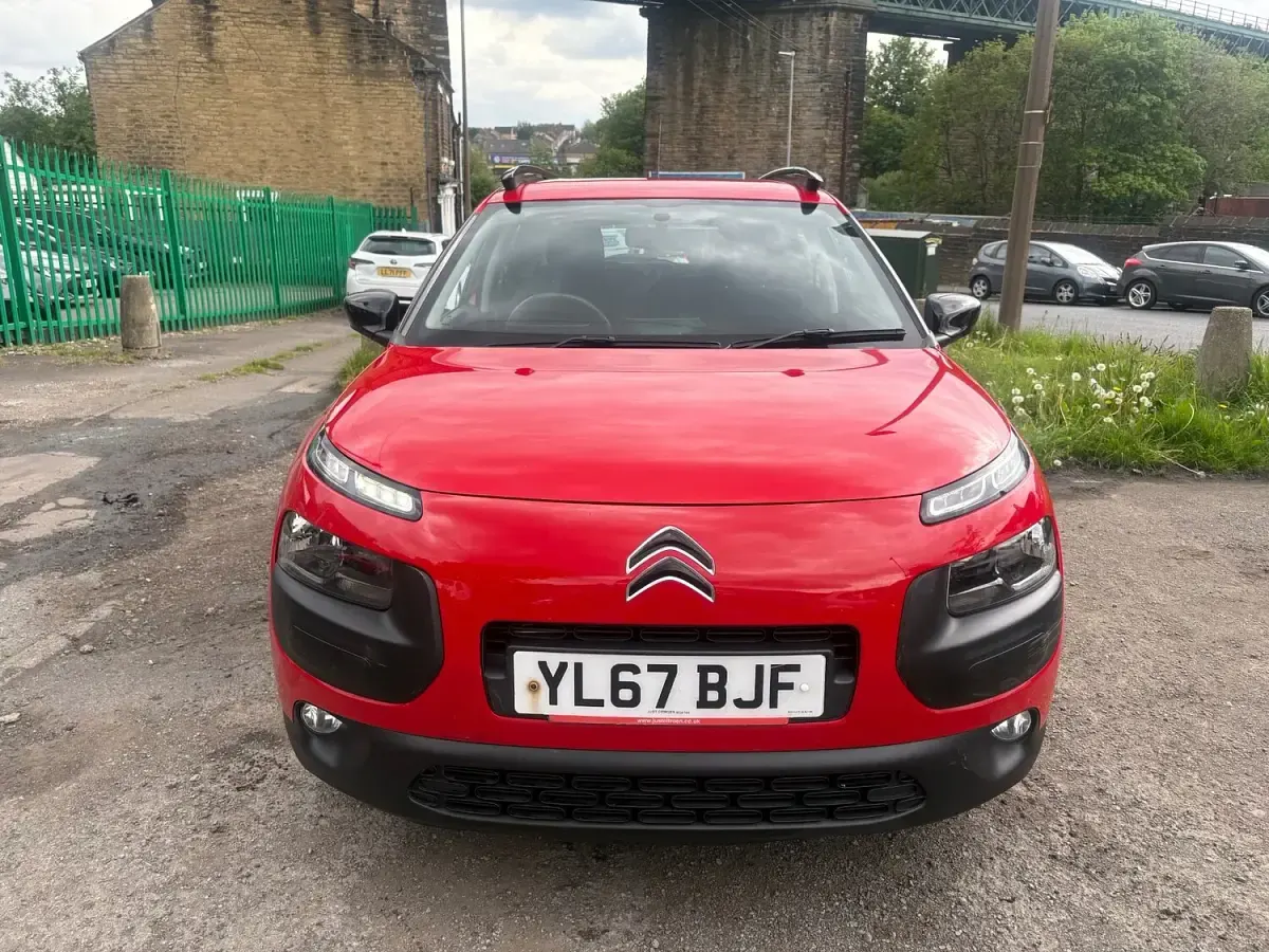 Used Citroën C4 Cactus Feel 82 HP (60 kW) 2018 Red Hatchback