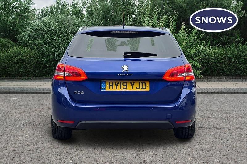 Used Peugeot 308 Allure 131 HP (96 kW) 2019 Magnetic blue