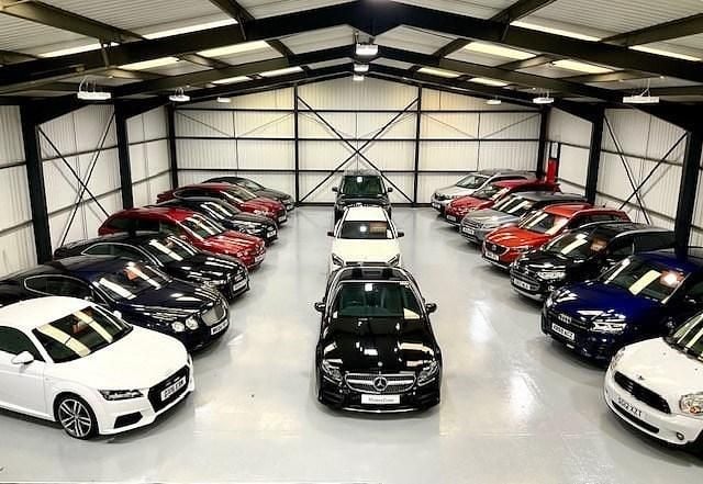 Used BMW 320 Sport Line 181 HP (133 kW) 2013 Silver Hatchback