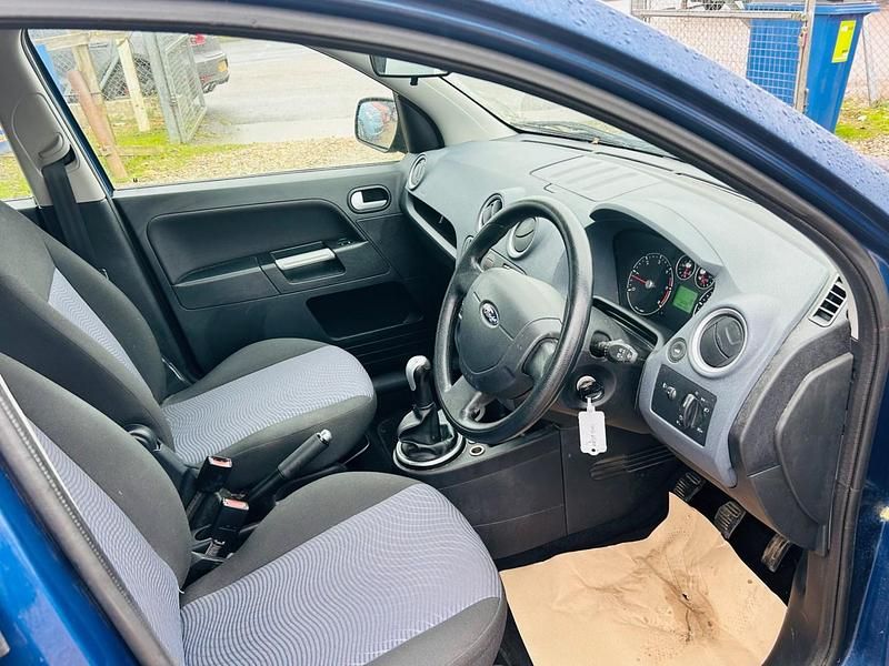 Used Ford Fusion Zetec 2010 Blue Hatchback