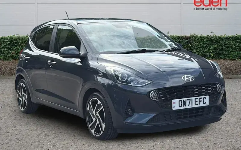 Used Hyundai i10 Premium 84 HP (61 kW) 2023 Hatchback