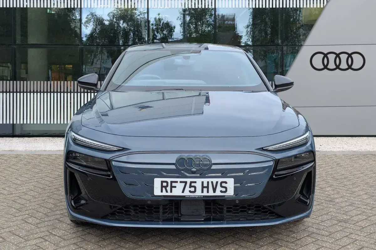 Used Audi A6 e-tron Performance 280 kW (381 HP) 2025 Blue Estate