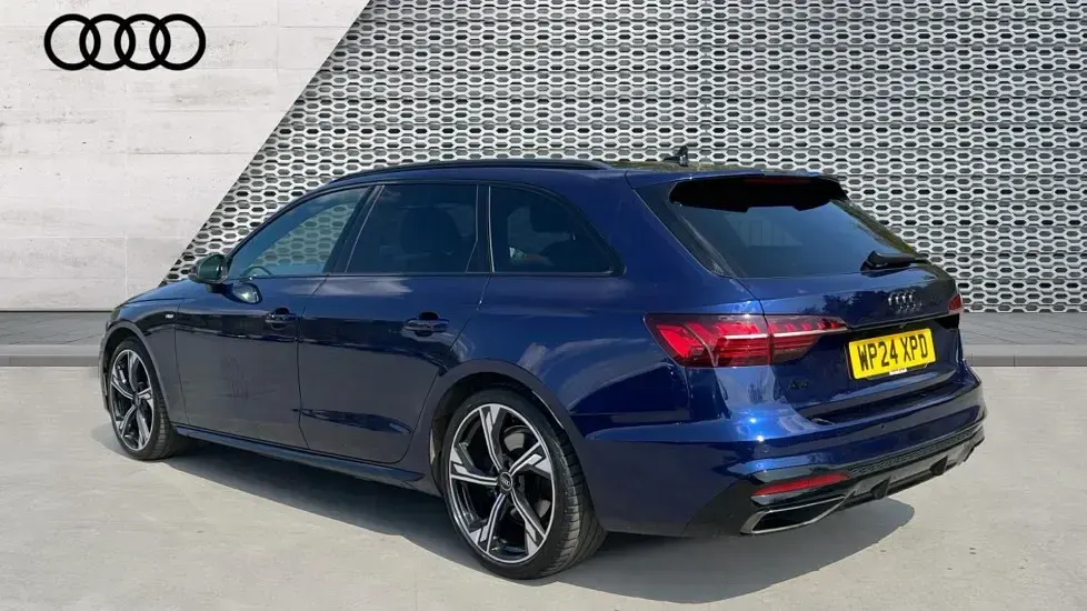 Used Audi A4 Black Edition 204 HP (150 kW) 2024 Blue Estate