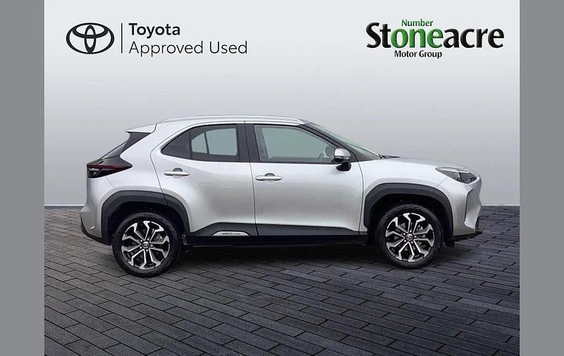 Used Toyota Yaris Cross Design 116 HP (85 kW) 2021 Silver SUV