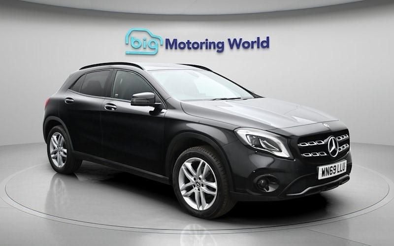 Used Mercedes GLA180 Urban 122 HP (89 kW) 2019 Black SUV