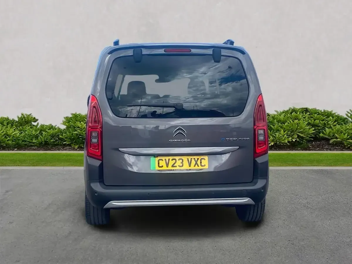 Używany Citroën e-Berlingo XTR 100 kW (136 KM) 2023 Szary Minivan