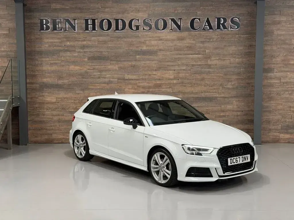 Used Audi A3 Sportback S-Line 150 HP (110 kW) 2018 White Hatchback