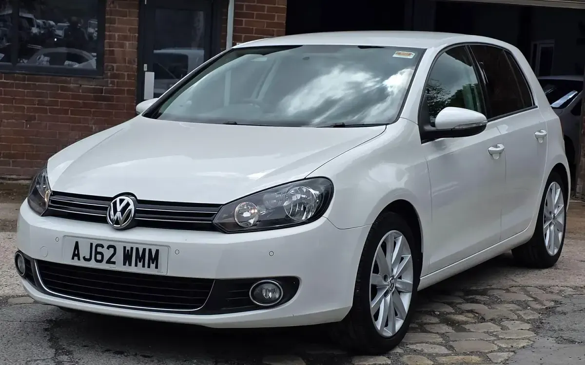 Used VW Golf VII GT 140 HP (102 kW) 2013 White Hatchback