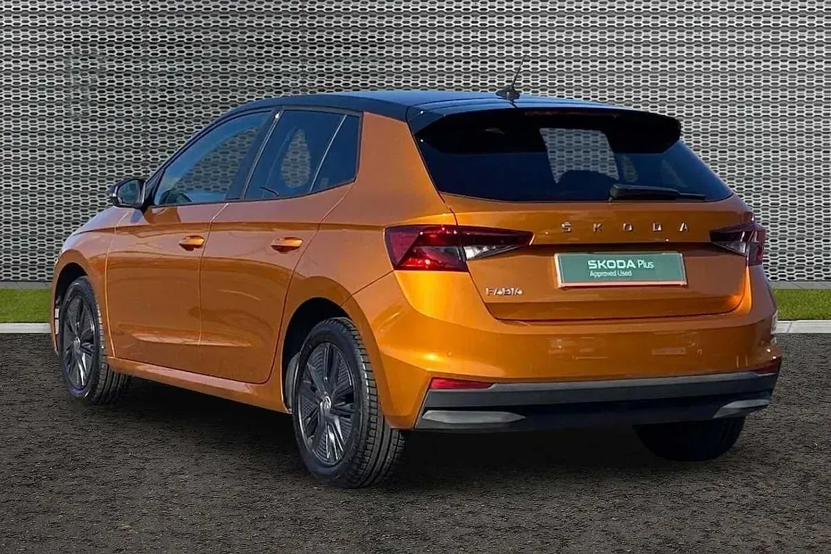 Used Skoda Fabia Colour Edition 70 HP (51 kW) 2022 Phoenix orange metallic black magic pearl effect Hatchback