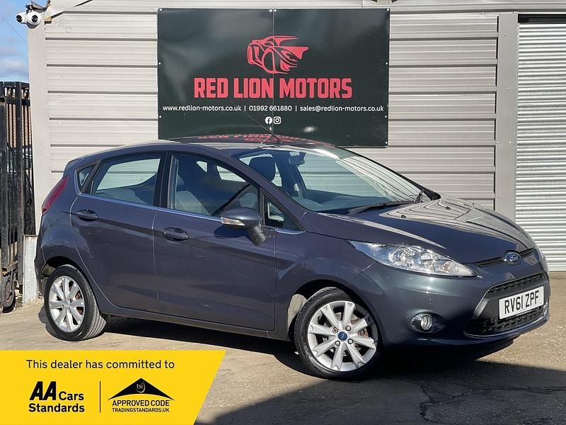 Used Ford Fiesta Zetec 94 HP (69 kW) 2011 Grey Hatchback