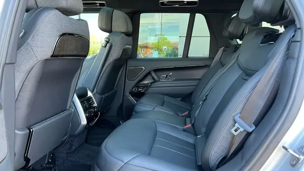Begagnad Land Rover Range Rover 502 HK (369 kW) 2022 Silver SUV