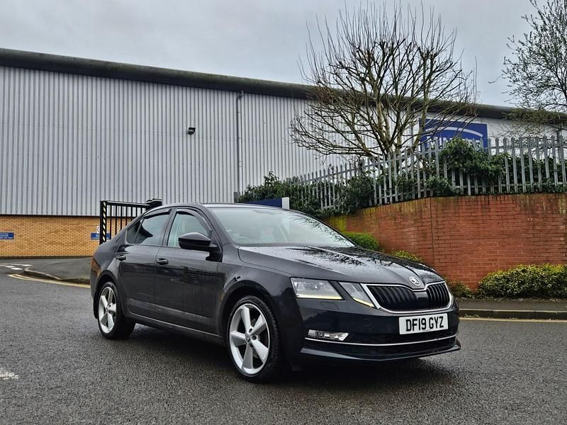 Usado Skoda Octavia SE L 2019 Negro Utilitario