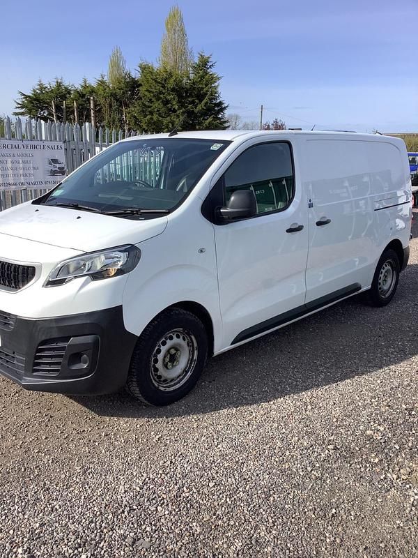 Used Peugeot Expert 120 HP (88 kW) 2017 White Van