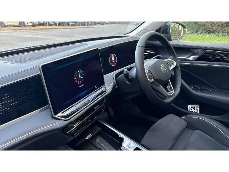 Used VW Passat Elegance 204 HP (150 kW) 2025 Grenadilla black metallic Estate