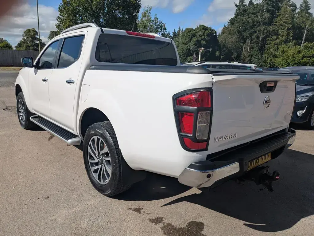 Used Nissan Navara Tekna 2018 White Pickup