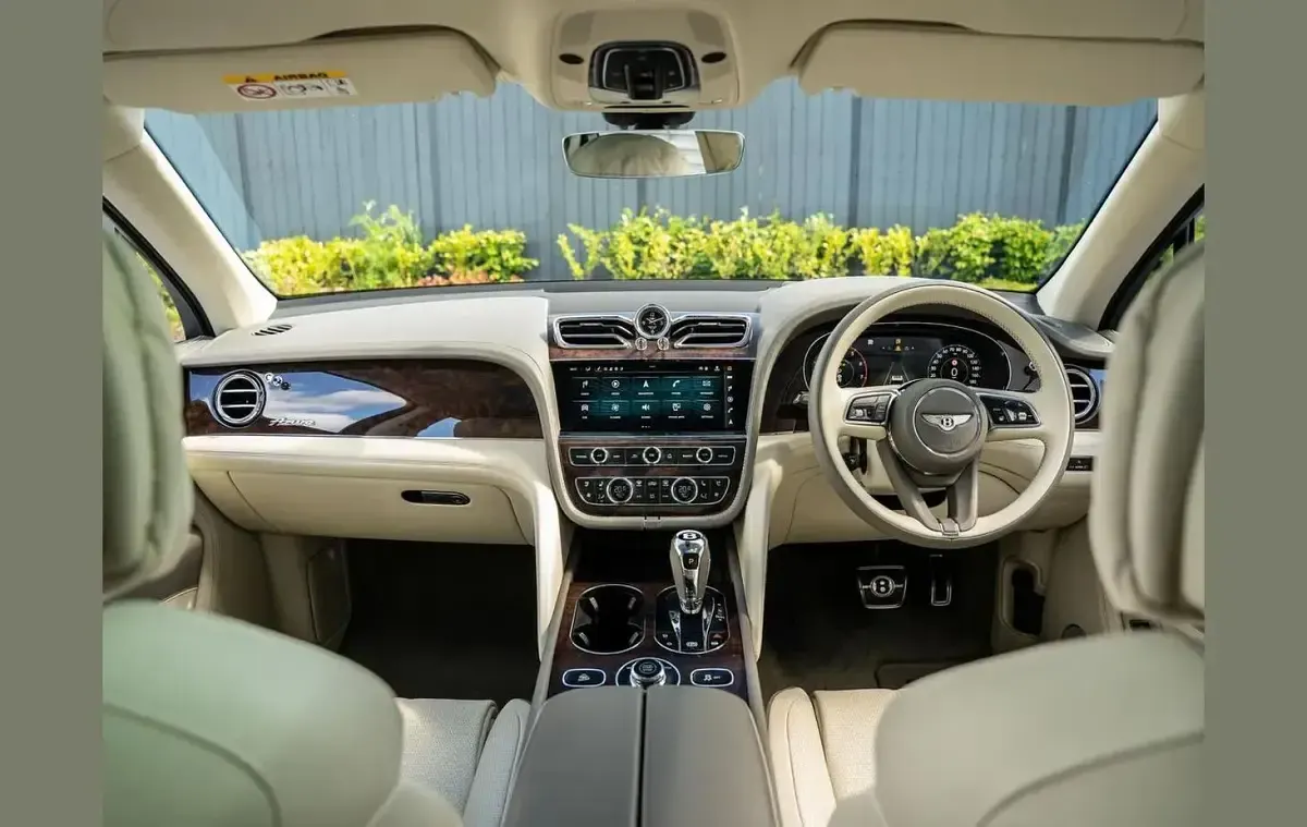 Used Bentley Bentayga 542 HP (398 kW) 2024 Grey SUV