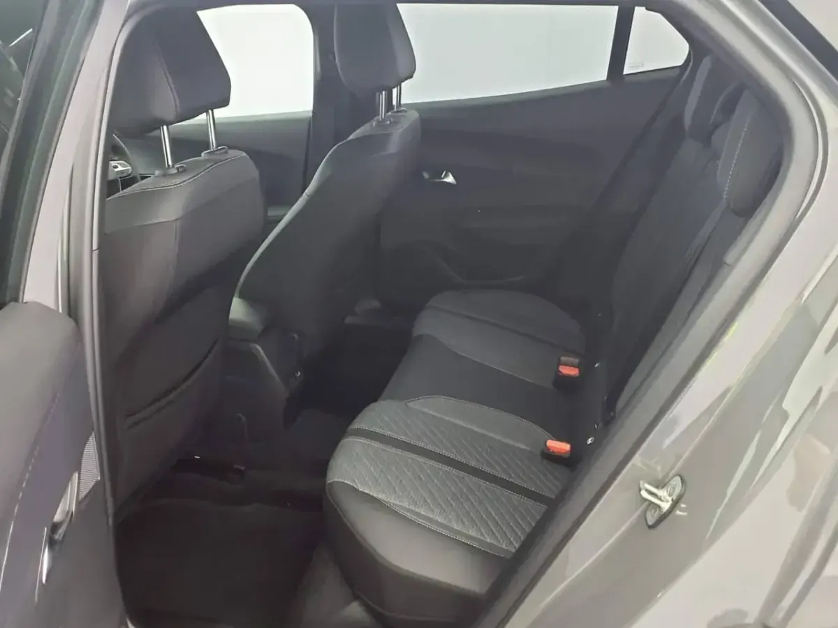 Used Peugeot 2008 Allure 129 HP (94 kW) 2024 Grey SUV