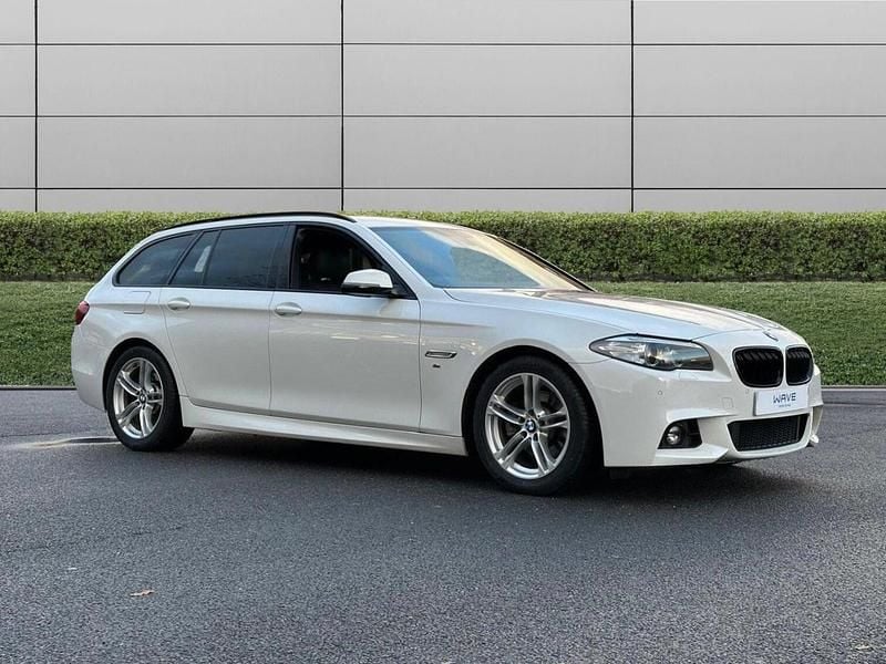 White Used 2017 BMW 520 M Sport Estate | £14,350 (Super price) - Image 1/4