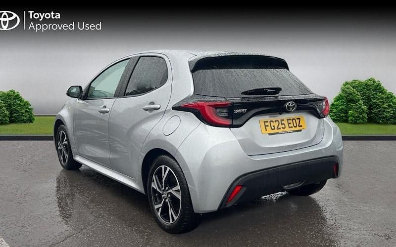 Used Toyota Yaris Hybrid Design 116 HP (85 kW) 2025 Silver Hatchback