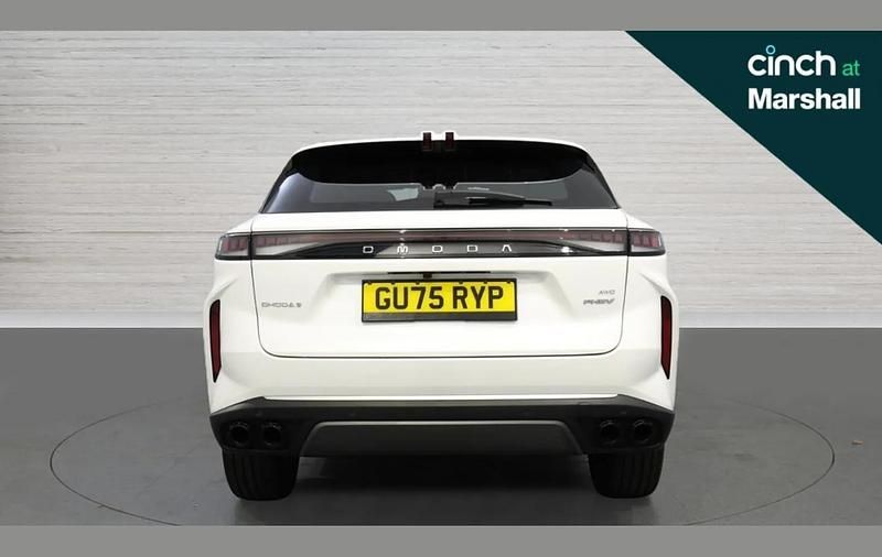 Used Omoda 9 442 HP (325 kW) 2025 White SUV