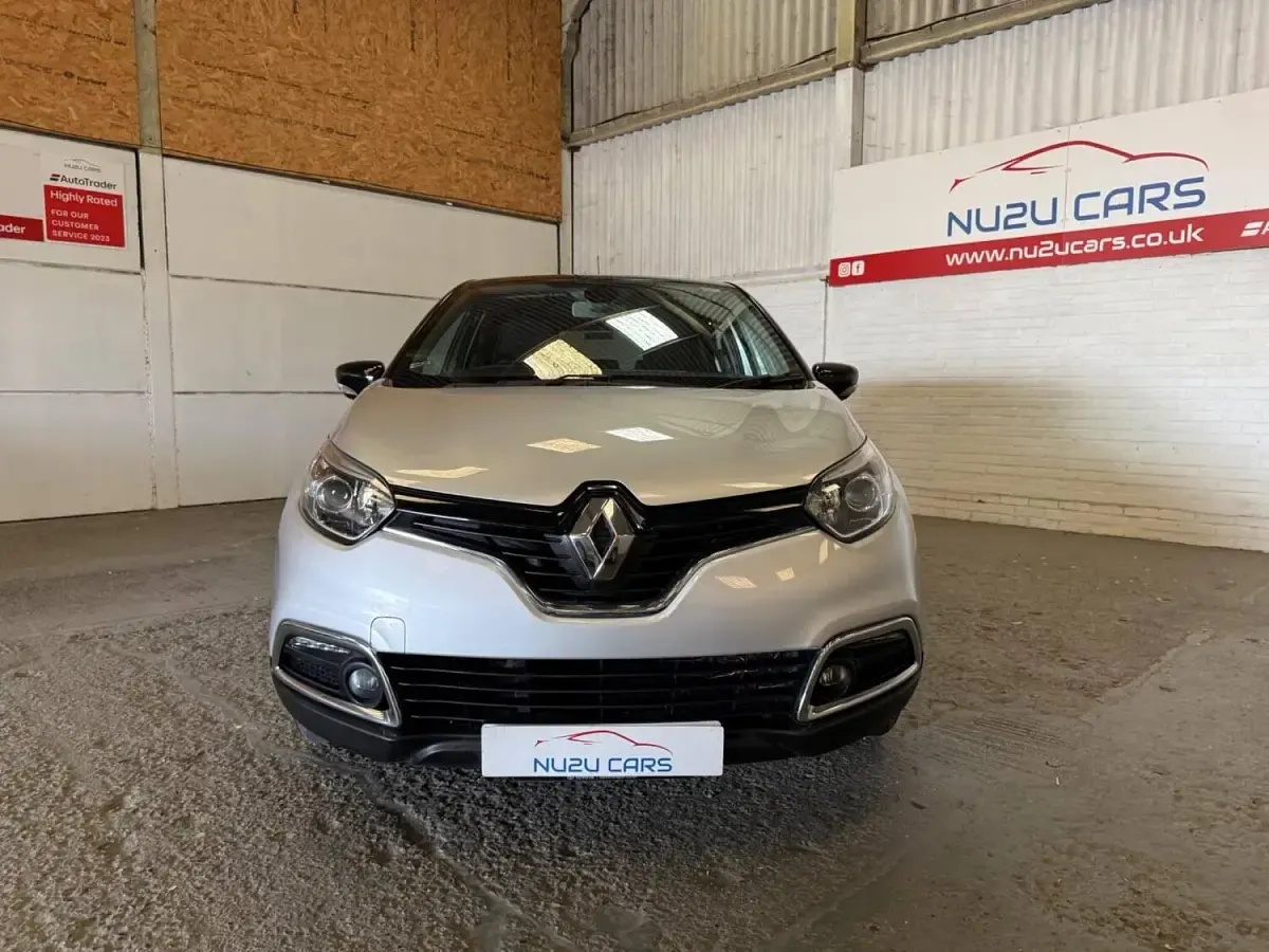 Used Renault Captur Dynamique 2016 Silver/black SUV
