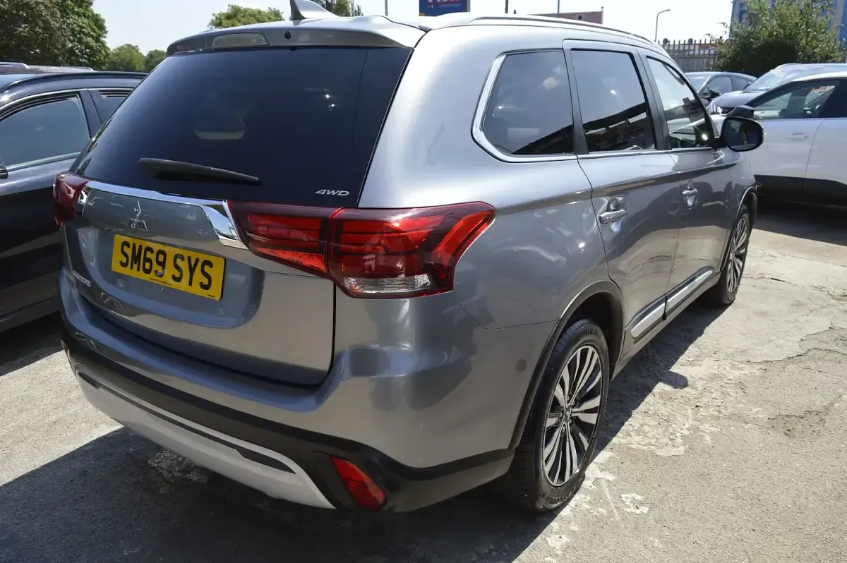 Used Mitsubishi Outlander 150 HP (110 kW) 2020 Grey SUV