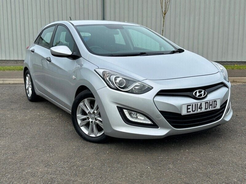 Used Hyundai i30 Classic 109 HP (80 kW) 2014 Silver Hatchback