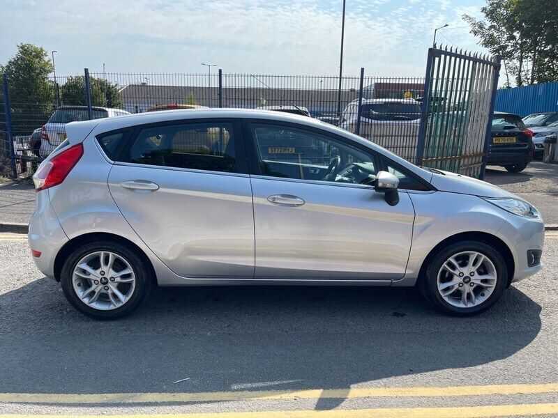 Used Ford Fiesta Zetec 2015 Silver Hatchback