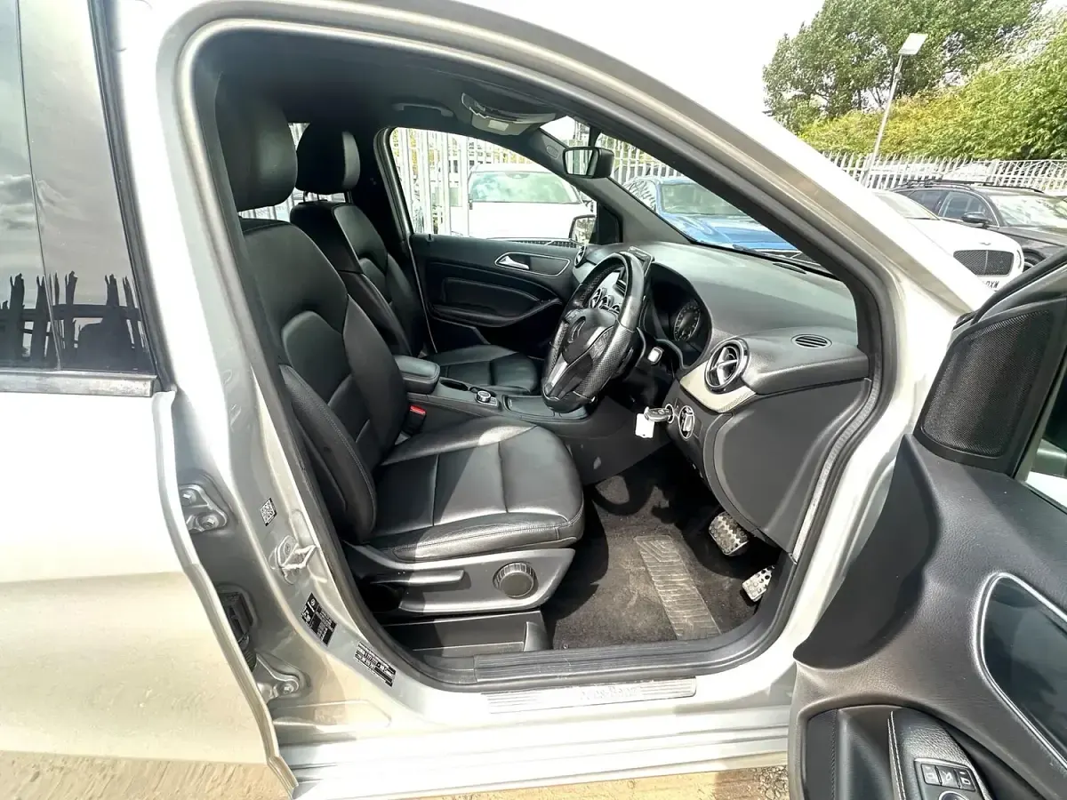 Used Mercedes B220 167 HP (122 kW) 2014 Silver Hatchback
