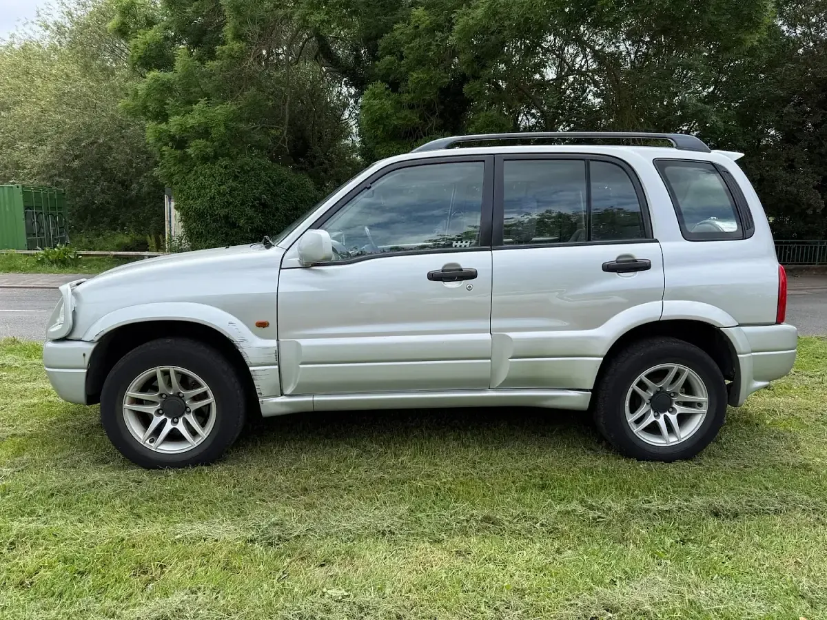 Used Suzuki Grand Vitara 128 HP (94 kW) 2002 Silver Estate