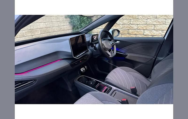 Used VW ID.3 Pro 147 kW (200 HP) 2025 White Hatchback