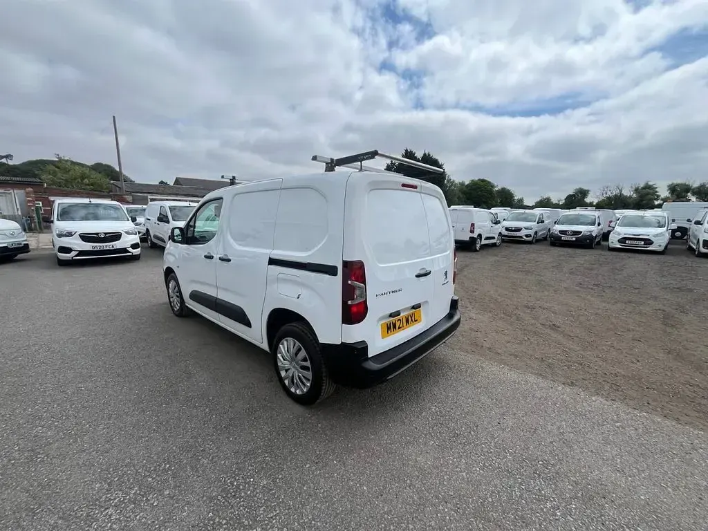 Used Peugeot Partner 2021 White MPV
