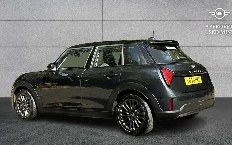 Used Mini Cooper Classic 150 kW (204 HP) 2026 Hatchback