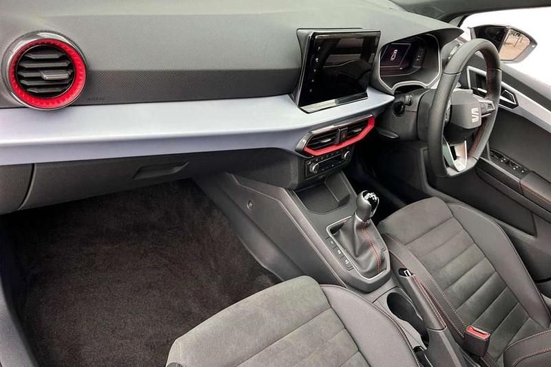 Used Seat Ibiza FR Sport 114 HP (83 kW) 2024 White Hatchback