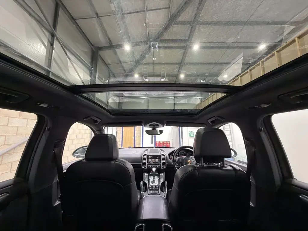 Used Porsche Cayenne 245 HP (180 kW) 2013 Black SUV