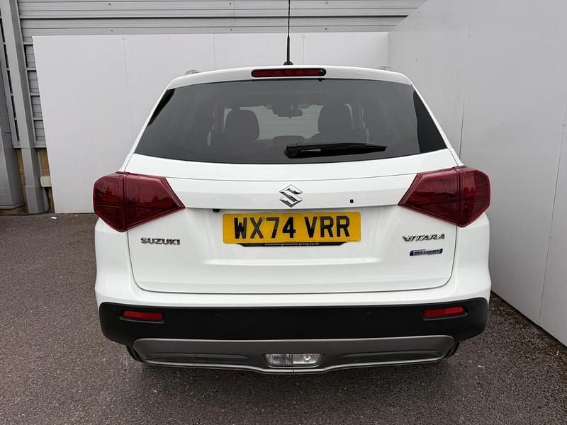 Second-hand Suzuki Vitara SZ5 127 CP (93 kW) 2024 Alb SUV