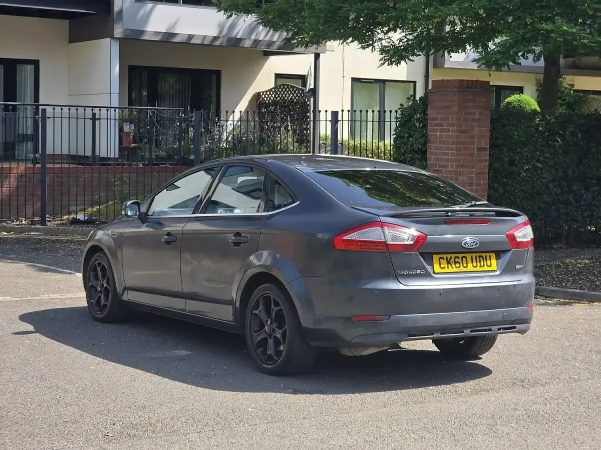 Used Ford Mondeo Titanium 163 HP (119 kW) 2011 Grey Hatchback