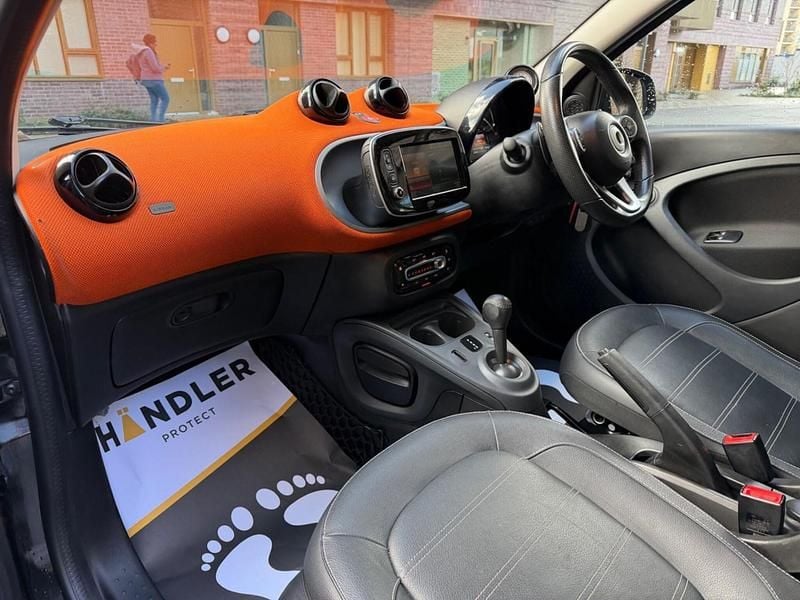 Used Smart ForFour Premium 2017 Black Hatchback