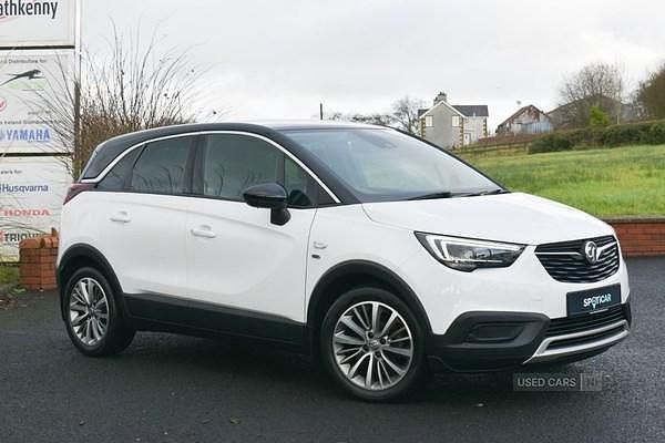 White Used 2021 Vauxhall Crossland X SUV | £10,890 (A bit pricey) - Image 1/3
