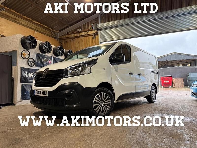 White Used 2019 Renault Trafic Business MPV | £7,500 (Good price) - Image 1/4