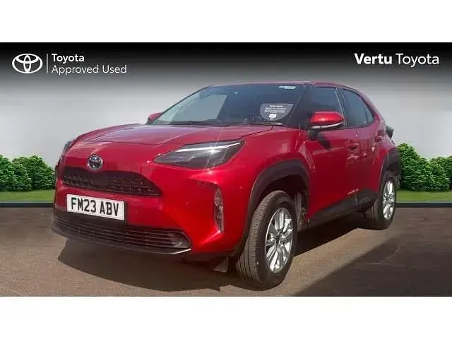 Usado Toyota Yaris Cross 113 HP (83 kW) 2023 Vermelho SUV