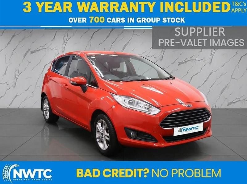 Used Ford Fiesta Zetec 100 HP (73 kW) 2016 Red Hatchback