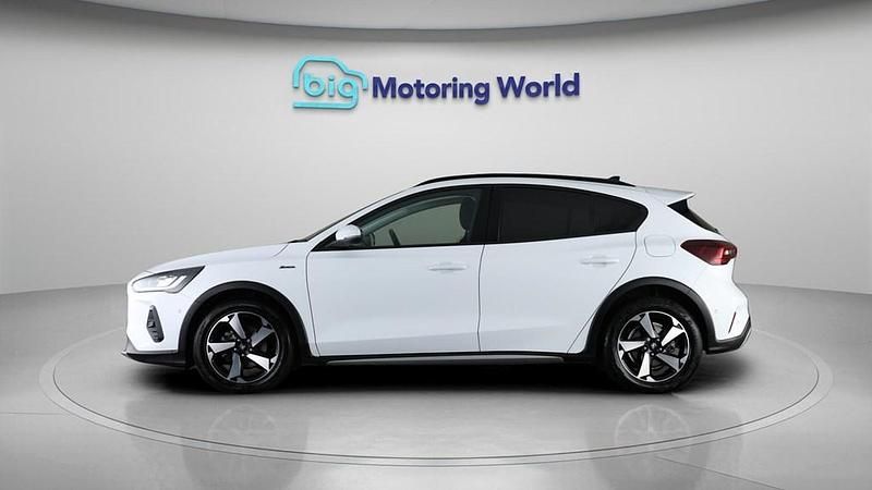 Used Ford Focus Active 125 HP (91 kW) 2023 White Hatchback